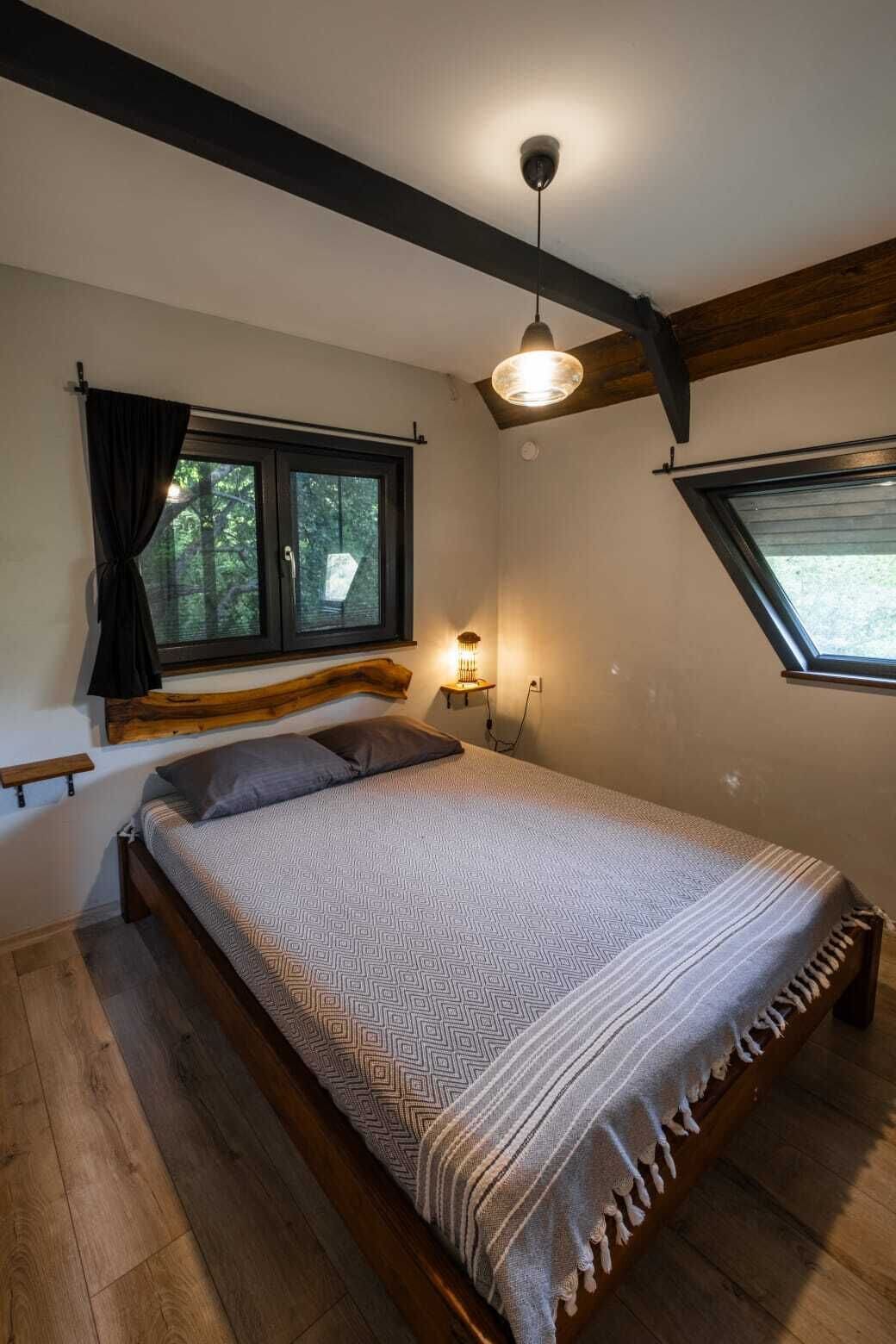 家庭平房, 空调, 山景 | 高档床上用品、Select Comfort 床、特色装修、特色家居