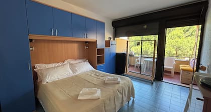 Cozy Apartment with Private Bathroom, Fully Equipped Kitchen, and Terrace