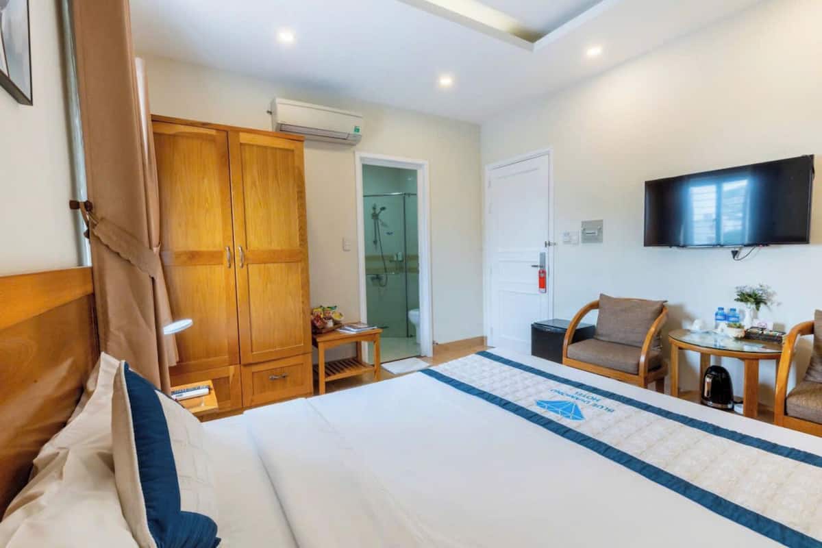 Superior Double Room | Desk, free WiFi, bed sheets