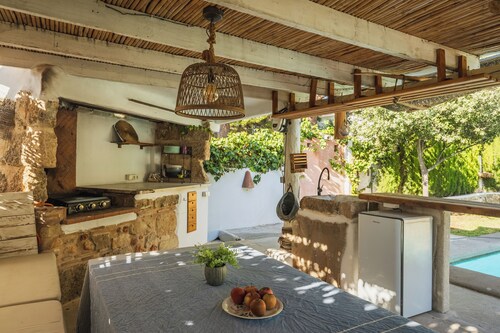 Ca Tauró · Chalet mit privatem Pool und Garten in Meeresnähe