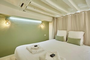 Apartment | 2 bedrooms, laptop workspace, iron/ironing board, bed sheets - Chic Duplex With AC Bastille & Marais (Paris)