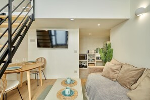 Apartment | Living area - Chic Duplex With AC Bastille & Marais (Paris)