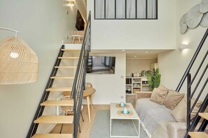 Apartment | Living area - Chic Duplex With AC Bastille & Marais (Paris)