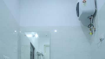 Doccia, asciugacapelli, bidet, asciugamani