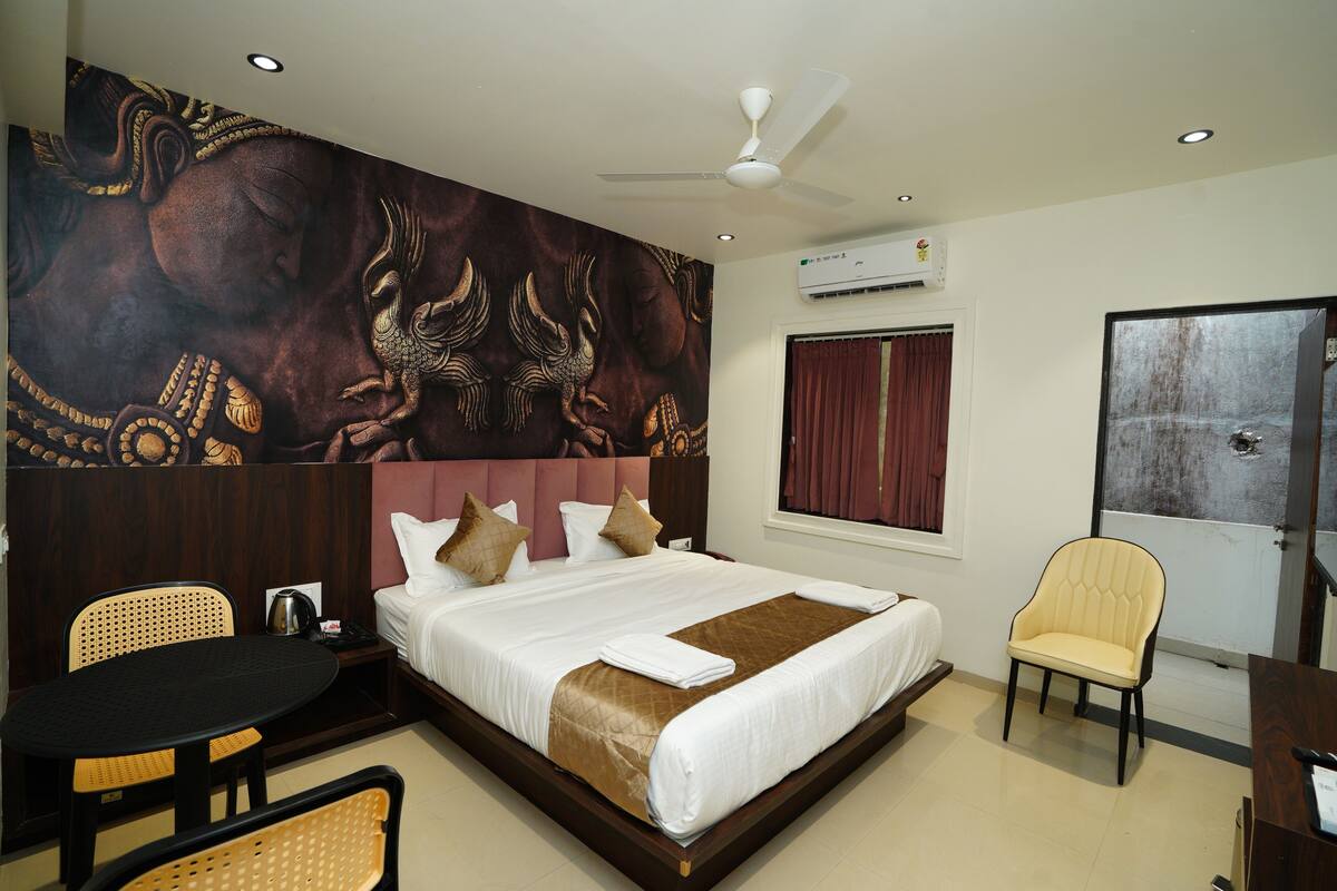 Deluxe Double Room, Balcony, City View | Iron/ironing board, free WiFi
