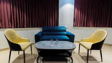 Luxury Suite | Living area
