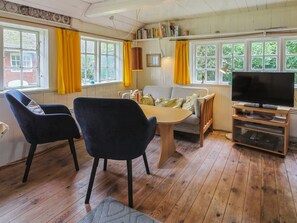 TV - "Thorfrid" - 1km from the sea by Interhome (Fanø)