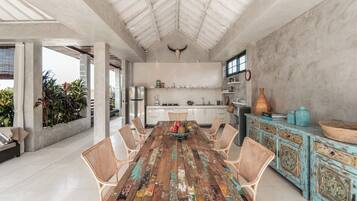 Executive Apartment | Dining room