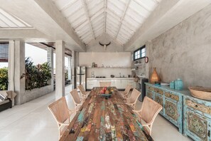 Executive Apartment | Dining room