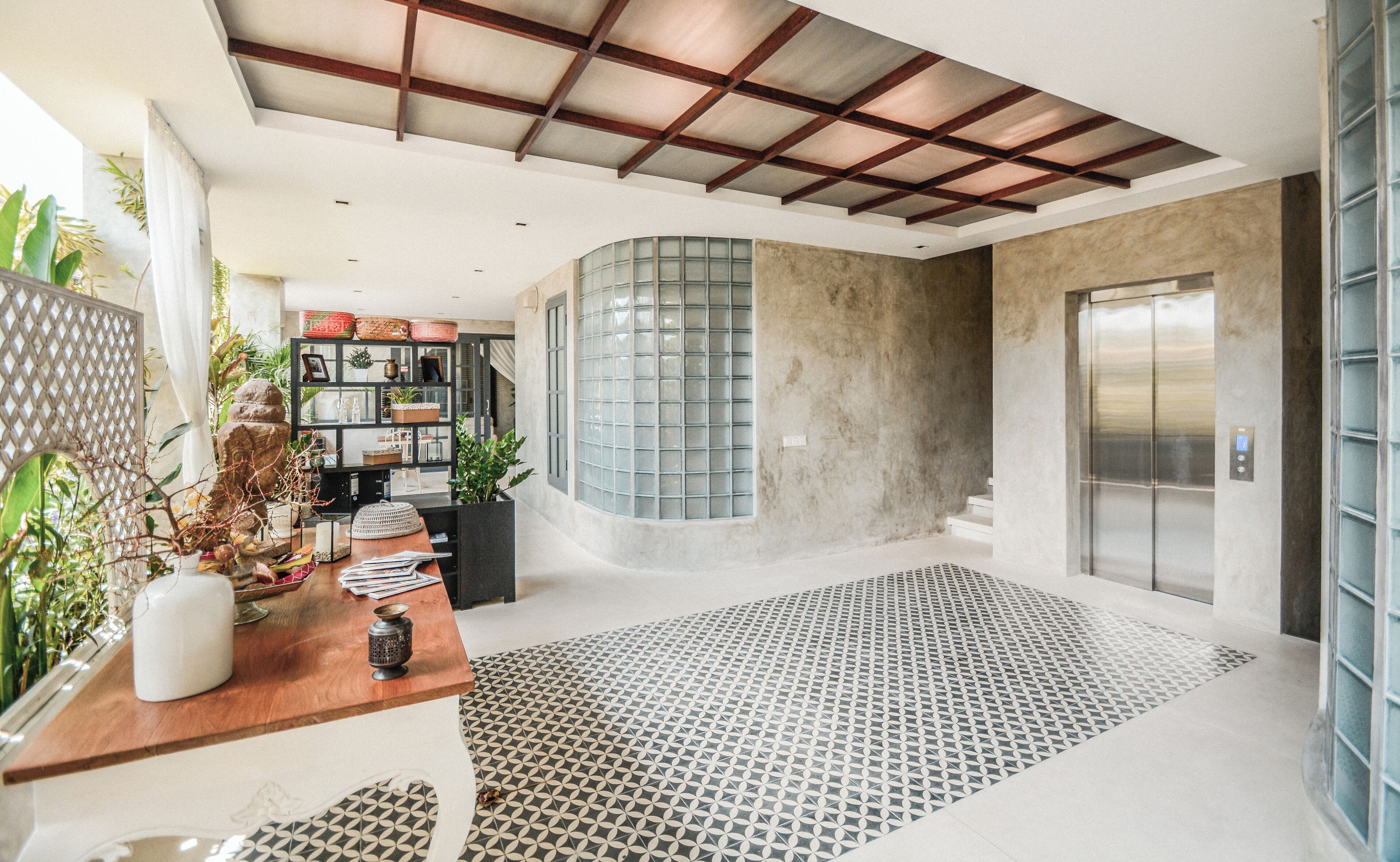 Comfort Apartment | Living area | Flat-screen TV