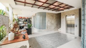 Comfort Apartment | Living area | Flat-screen TV