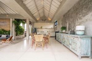 Executive Apartment | Dining room