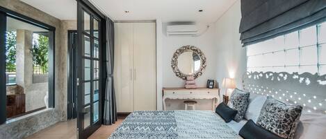 Business Apartment | Iron/ironing board