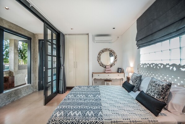 Business Apartment | Iron/ironing board