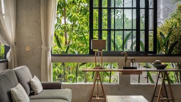 Căn hộ tiện nghi đơn giản | Phòng khách | TV màn hình phẳng