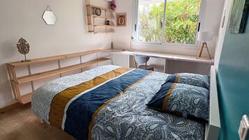 1 bedroom, desk, travel crib, free WiFi