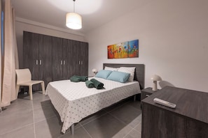 2 bedrooms, iron/ironing board, WiFi, bed sheets - Brand New 2-bedroom apartment opposite Marina Di Valletta (Tal-Pieta)