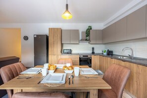 Fridge, microwave, oven, dishwasher - Brand New 2-bedroom apartment opposite Marina Di Valletta (Tal-Pieta)