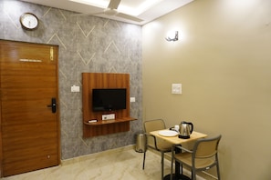 Deluxe Room | Free WiFi