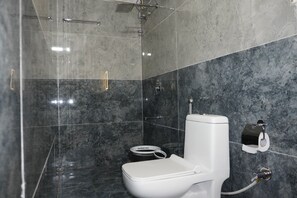 Deluxe Room | Bathroom - Stazy Suites - Kammanhalli (Bengaluru)