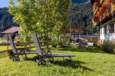 Apartment 'Hahnenkamm - 12' with Mountain View, Shared Terrace and Wi-Fi