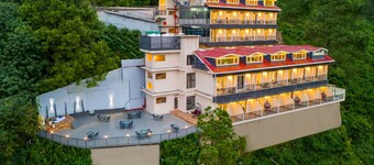 Sterling Ameris Kasauli