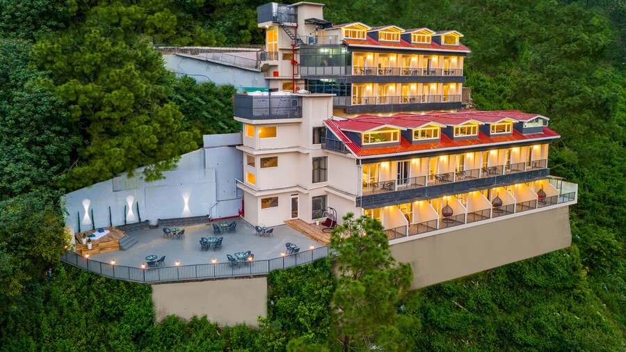 Sterling Ameris Kasauli