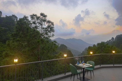 Sterling Ameris Kasauli