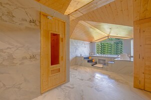 Private spa tub