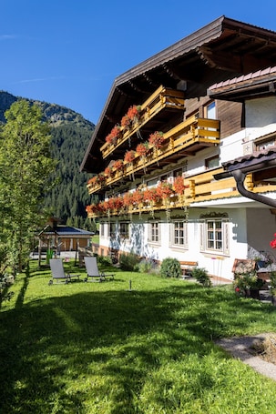 Exterior. Room '15' with Mountain View, Shared Terrace and Wi-Fi