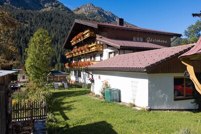 Room '16' with Mountain View, Shared Terrace and Wi-Fi
