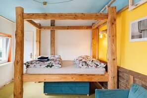 1 bedroom, WiFi, bed sheets