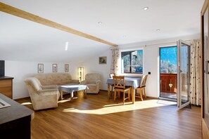 Fernseher, Stereoanlage