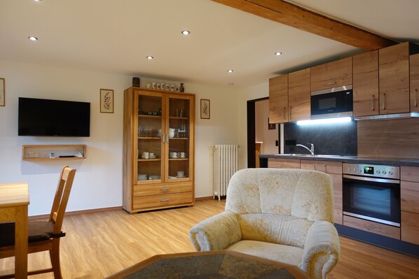 Télévision, chaîne hi-fi