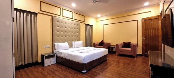Deluxe Double Room | Free WiFi