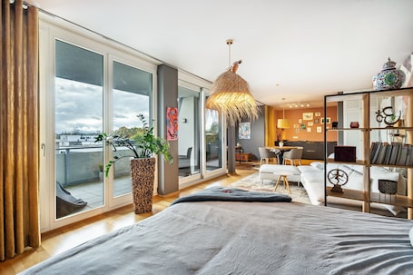 1 bedroom, WiFi, bed sheets. Holiday Home 'Am Schloßteich' with Private Terrace and Wi-Fi