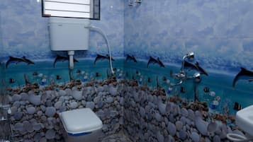 Ducha, artículos de tocador gratuitos, toallas