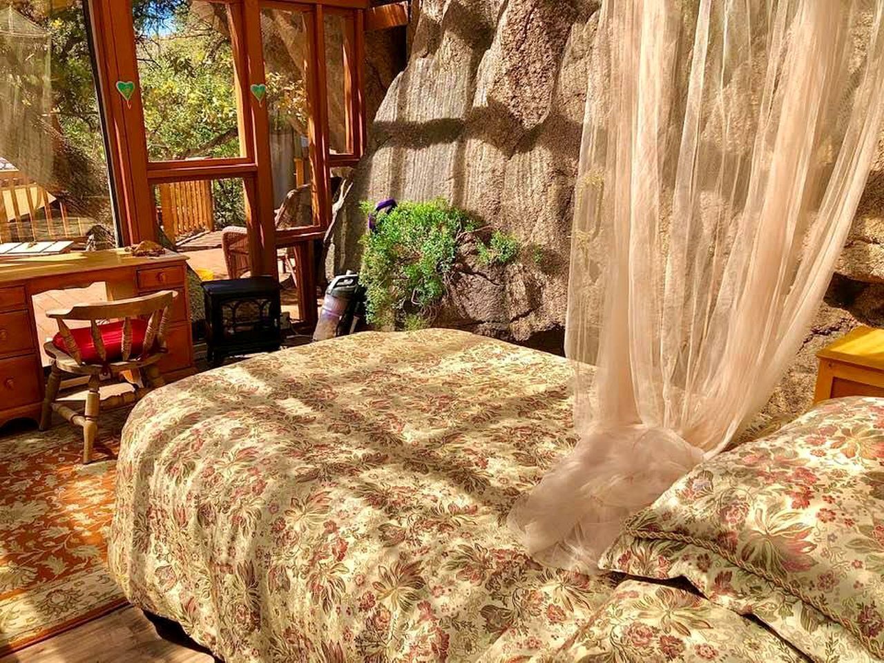 1 bedroom, desk, WiFi, bed sheets