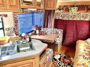 1 bedroom, desk, WiFi, bed sheets