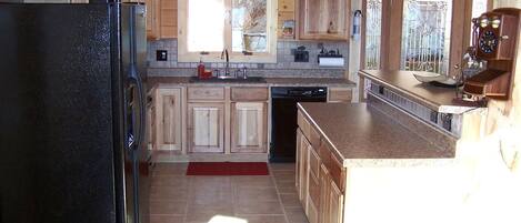 冷蔵庫、電子レンジ、コンロ、食器洗い機