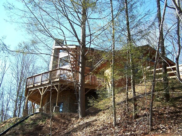 Exterior - Luxury Vacation Rental with a Hot Tub for Rent in Clyde, North Carolina (Clyde)