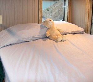 1 chambre, fer et planche à repasser, Wi-Fi, draps fournis