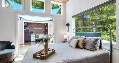 The Casa Estiva- A Restful Getaway in the Forest in Weatherford, TX