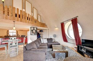 Living area - Spacious Picturesque Dome with Lofted Interior and Patio in Colorado (Crestone)