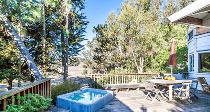 Antique Indonesian Teakwood Cottage for a Romantic Getaway in Petaluma, California