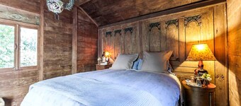 Antique Indonesian Teakwood Cottage for a Romantic Getaway in Petaluma, California