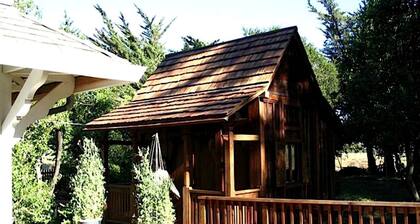 Antique Indonesian Teakwood Cottage for a Romantic Getaway in Petaluma, California