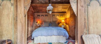 Antique Indonesian Teakwood Cottage for a Romantic Getaway in Petaluma, California