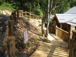 Property grounds - Romantic One-Bedroom Cabin with a Fireplace near Asheville, North Carolina (Clyde)