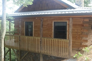 Exterior - Romantic One-Bedroom Cabin with a Fireplace near Asheville, North Carolina (Clyde)